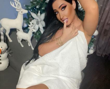 Girl Alone - MaryTia29