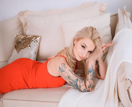 Shy Girl Alone - LilFLeurs