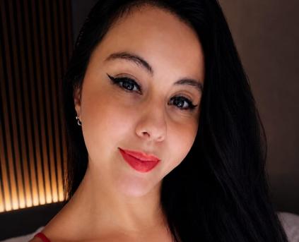Girl Alone - MelanyLewis