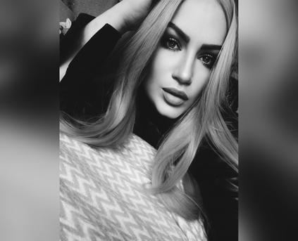 Shy Girl Alone - SerafimaArt