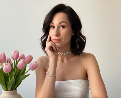 Shy Girl Alone - BrownEyesDreamEtc