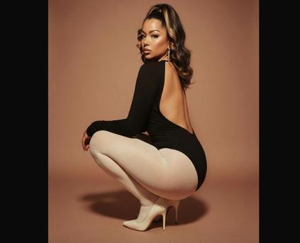 Girl Alone - kitttty4play