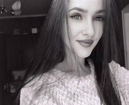 Shy Girl Alone - PamelaXX_