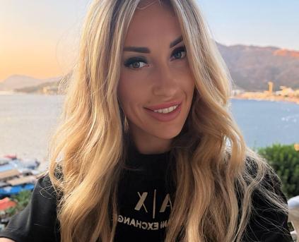 Friends & Romance - lady_in_a_million_