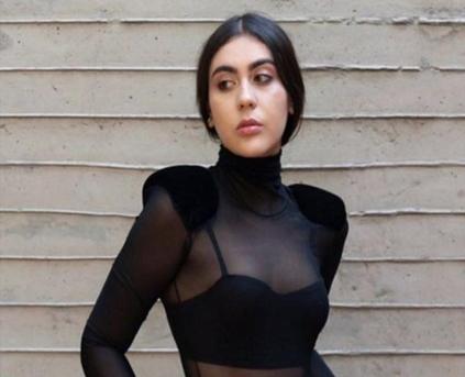 Friends & Romance - HunnyBunny87