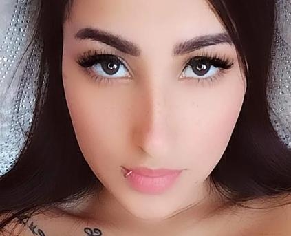 Girl Alone - LisaNahyan69