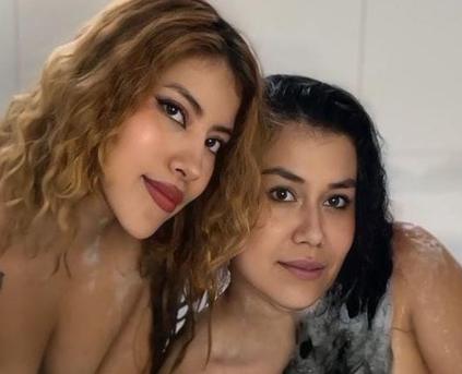 Girl on Girl - AlinandMeridaSweet