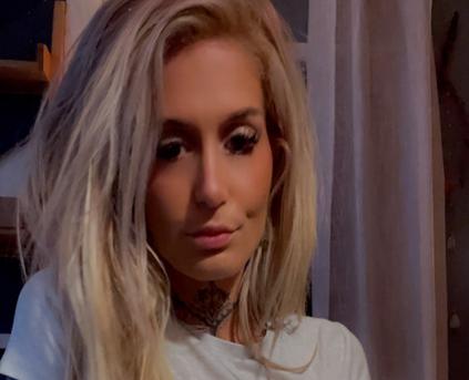 Girl Alone - nextdoor_milf