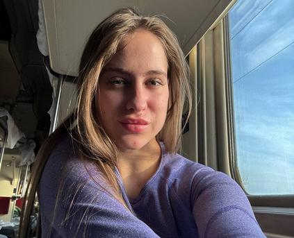 Girl Alone - MilenaaaVoss