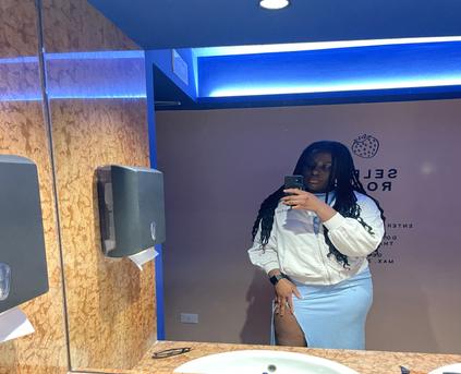 Shy Girl Alone - stacyypalermo