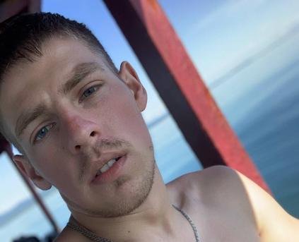 Guy Alone (Straight) - Hungry_Rabbit