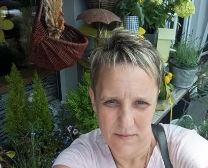 Shy Girl Alone - DanaxFrost