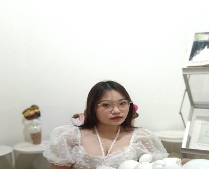 Girl Alone - Kazumiihot