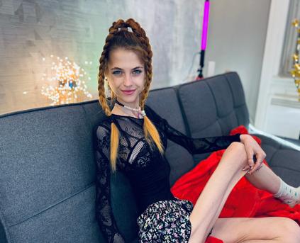 Girl Alone - KittyRaine69