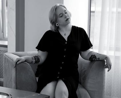 Girl Alone - SelenaLilyy