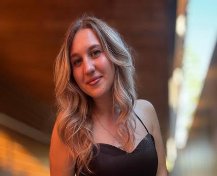 Girl Alone - MarieHearttx