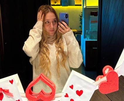 Friends & Romance - NiraVogue