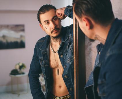 Guy Alone (Gay) - ValentinKalistru