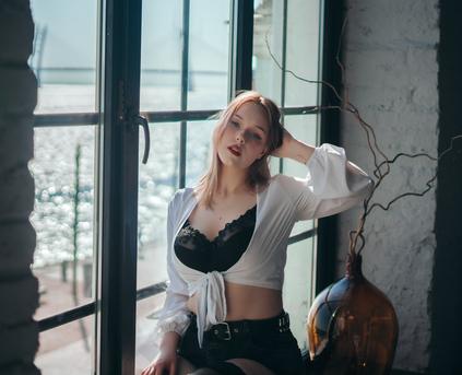 Girl Alone - MollyParkk