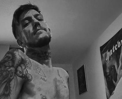 Guy Alone (Gay) - Eddy_Lex