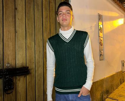 Guy Alone (Gay) - AlejoBussnek683