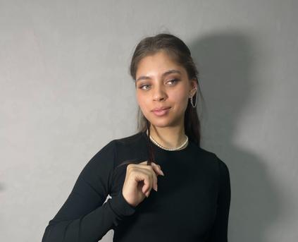 Girl Alone - Maureen_Chapel