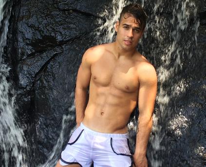 Guy Alone (Gay) - SandroFun