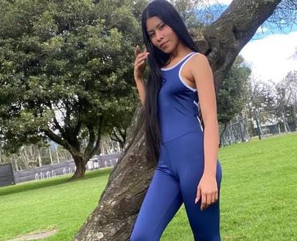 Girl Alone - PammelaDe