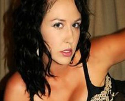 Shy Girl Alone - RavenVidVixxxen