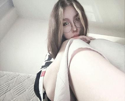 Shy Girl Alone - Aurora_Joy