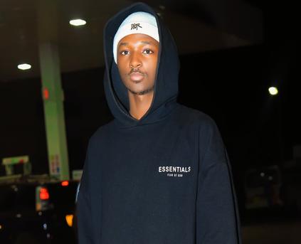 Guy Alone (Gay) - SweetTSweet