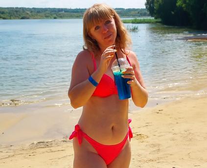 Shy Girl Alone - HayleyRise20