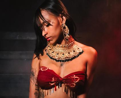 Girl Alone - kailaros